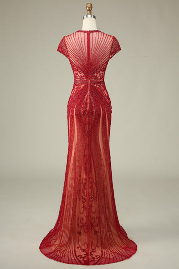 Precioso vestido de fiesta burdeos con cuello joya de sirena con abalorios